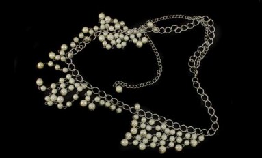 DECORATIVE BELT WITH PEARLS