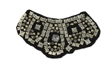 MOTIF BAIZE WITH STRASS STONES