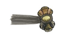 MOTIF PIN BAIZE WITH STONES AND CHAIN