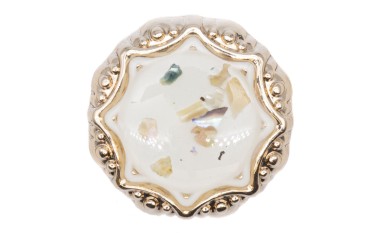 BUTTON METAL WITH ENAMEL CREAM WITH SHANK - FOOT