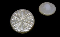 BUTTON FROM GLASS WITH SHANK - FOOT