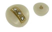 BUTTON PEARL WITH GOLD STRASS WITH SHANK - FOOT