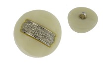 BUTTON PEARL WITH SILVER WITH SHANK - FOOT